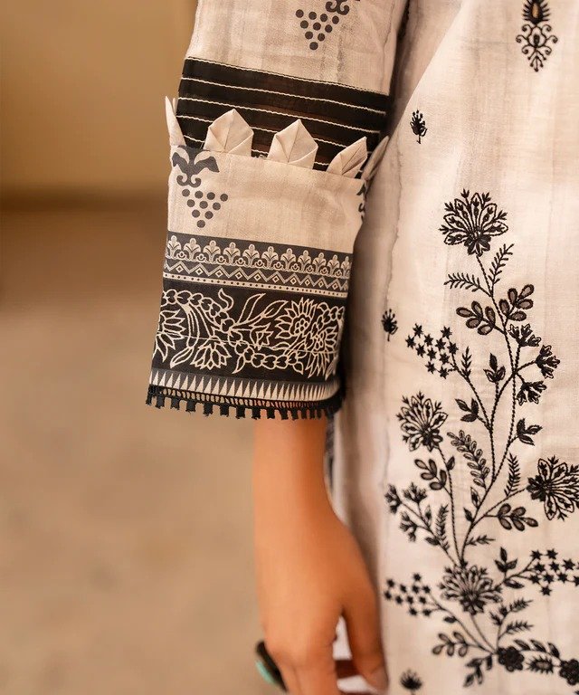 3PC Universal Digital Printed & Embroidered Lawn Suit – Unstitched (FG - 19) - Image 4